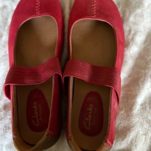 Clark’s red Mary Jane shoes - size 9 - great condition.